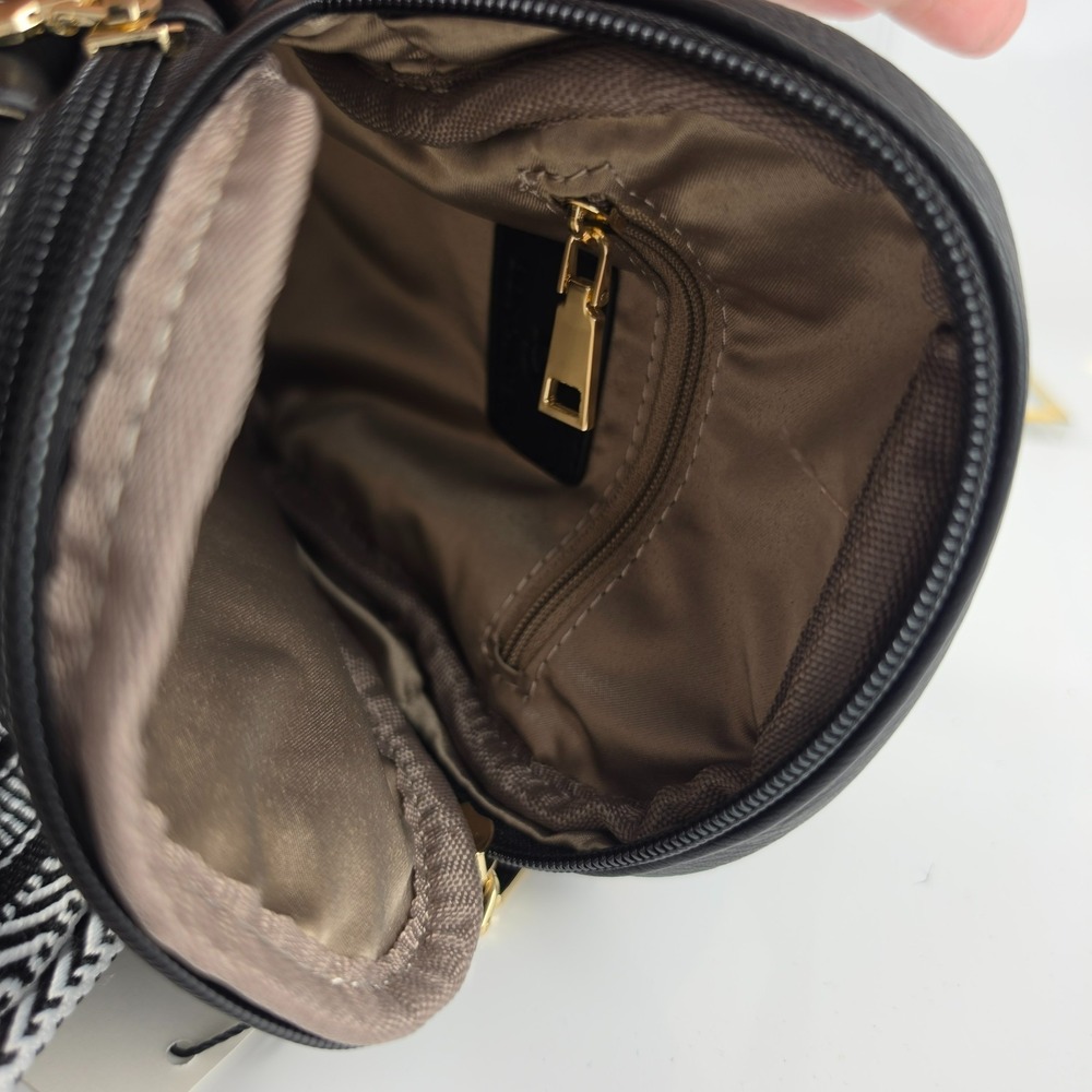 Bostanten NWT Black Leather‎ Sling Crossbody Bag Chevron Strap Gold Hardware - Picture 7 of 10